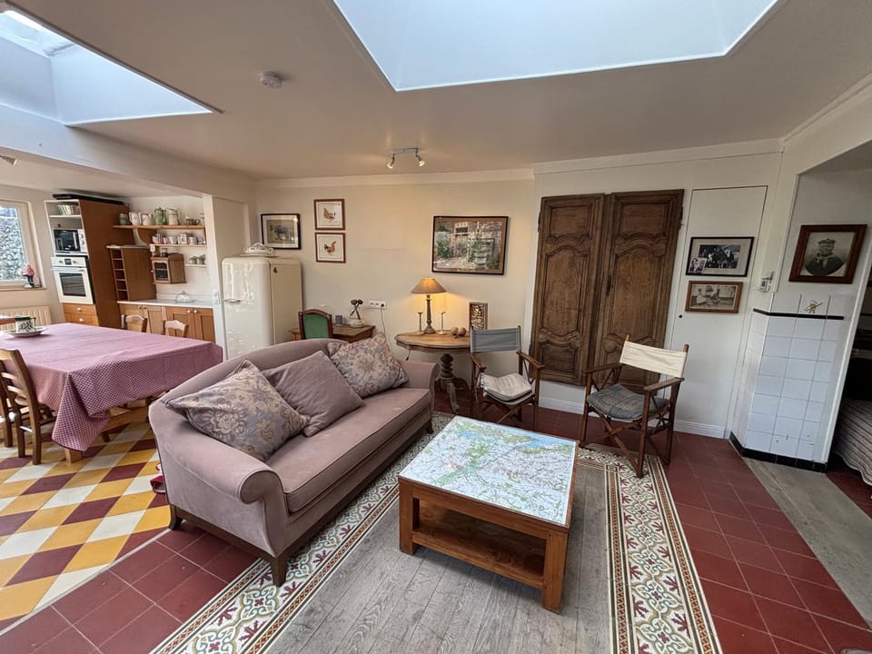 Living room, Seating area