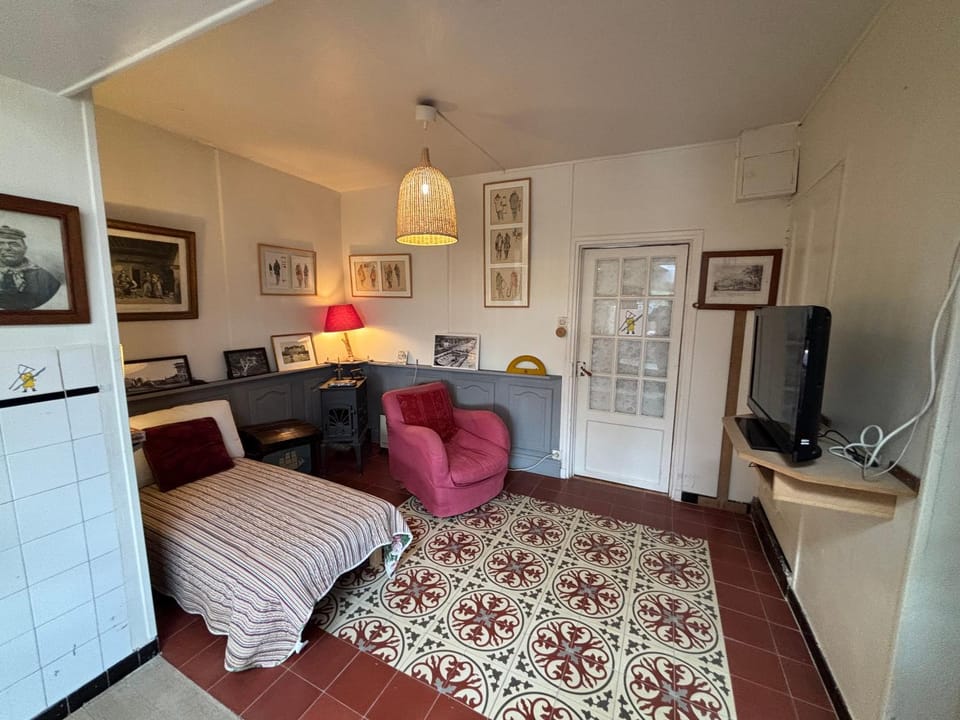 Communal lounge/ TV room, Living room