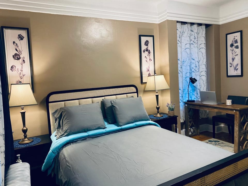 Bed, Photo of the whole room, Bedroom