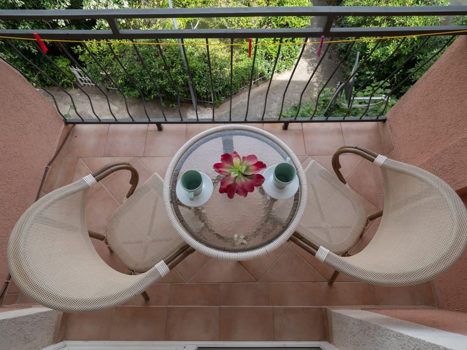 View (from property/room), Balcony/Terrace, Garden view