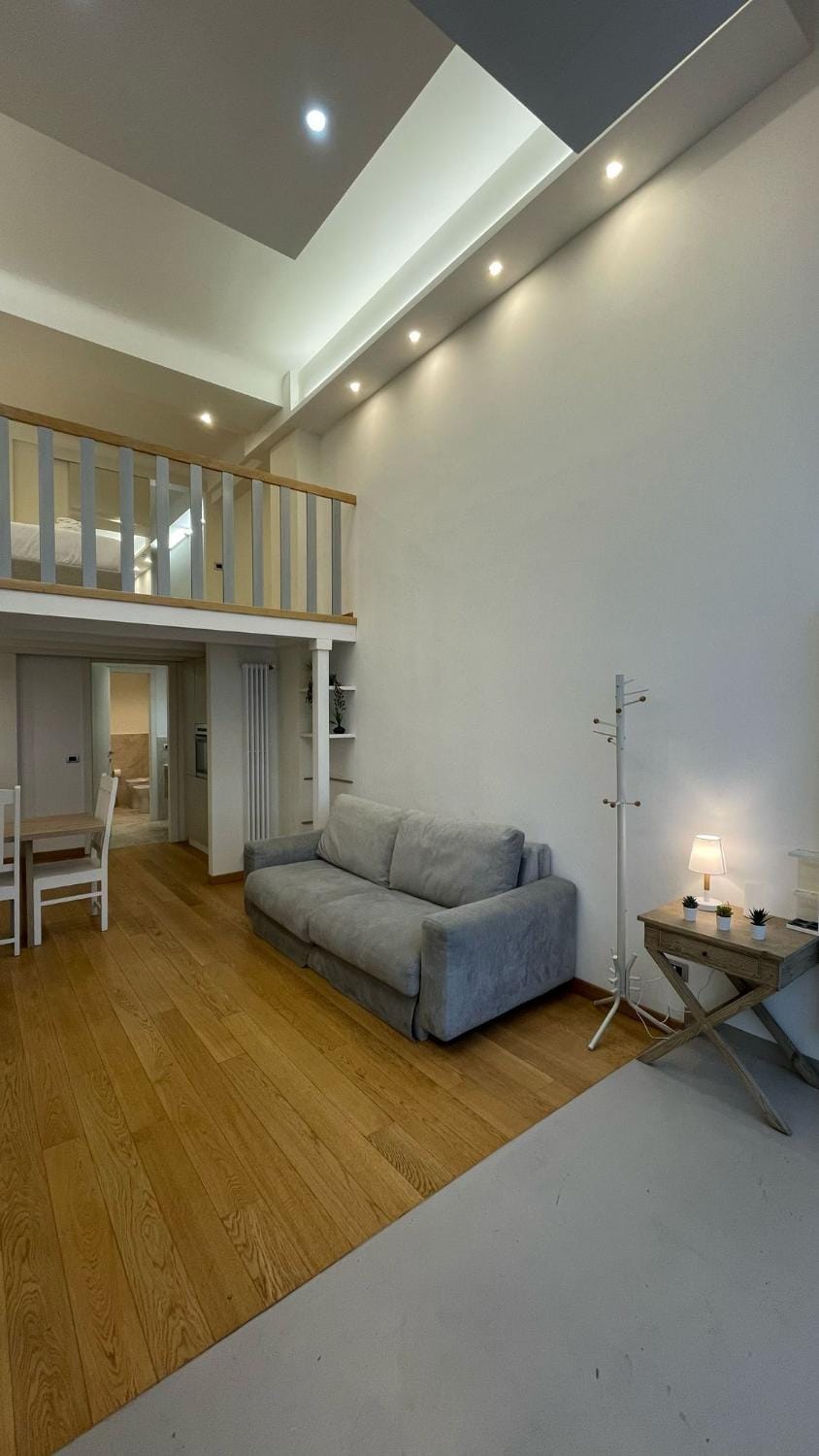 Rosales' Nest - Close to Metro and Train Apartment in Milan