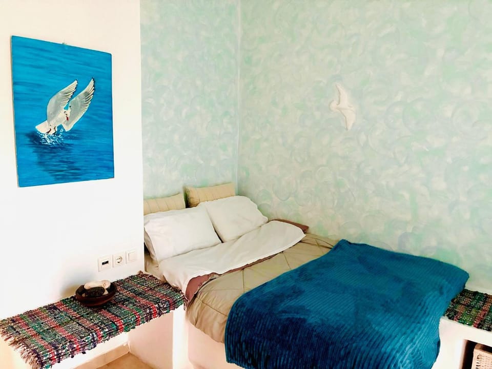 Bed, Decorative detail, Bedroom