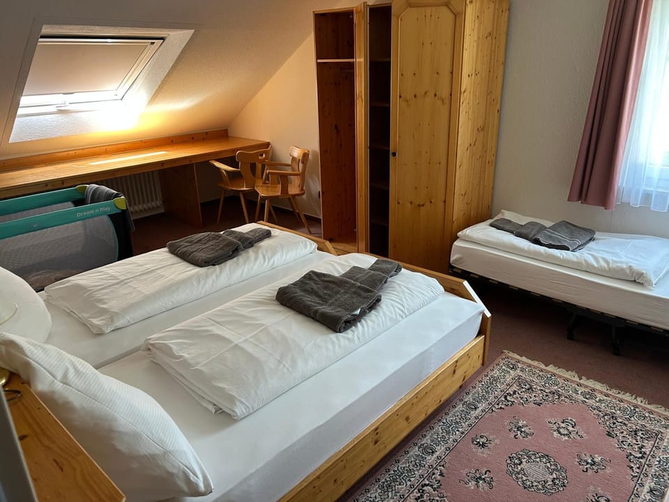 Bed, Bedroom, towels, wardrobe