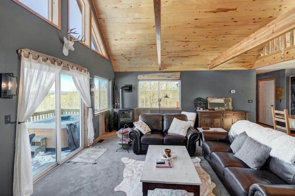Silverheels Mountain Lodge w hot tub House in Park County