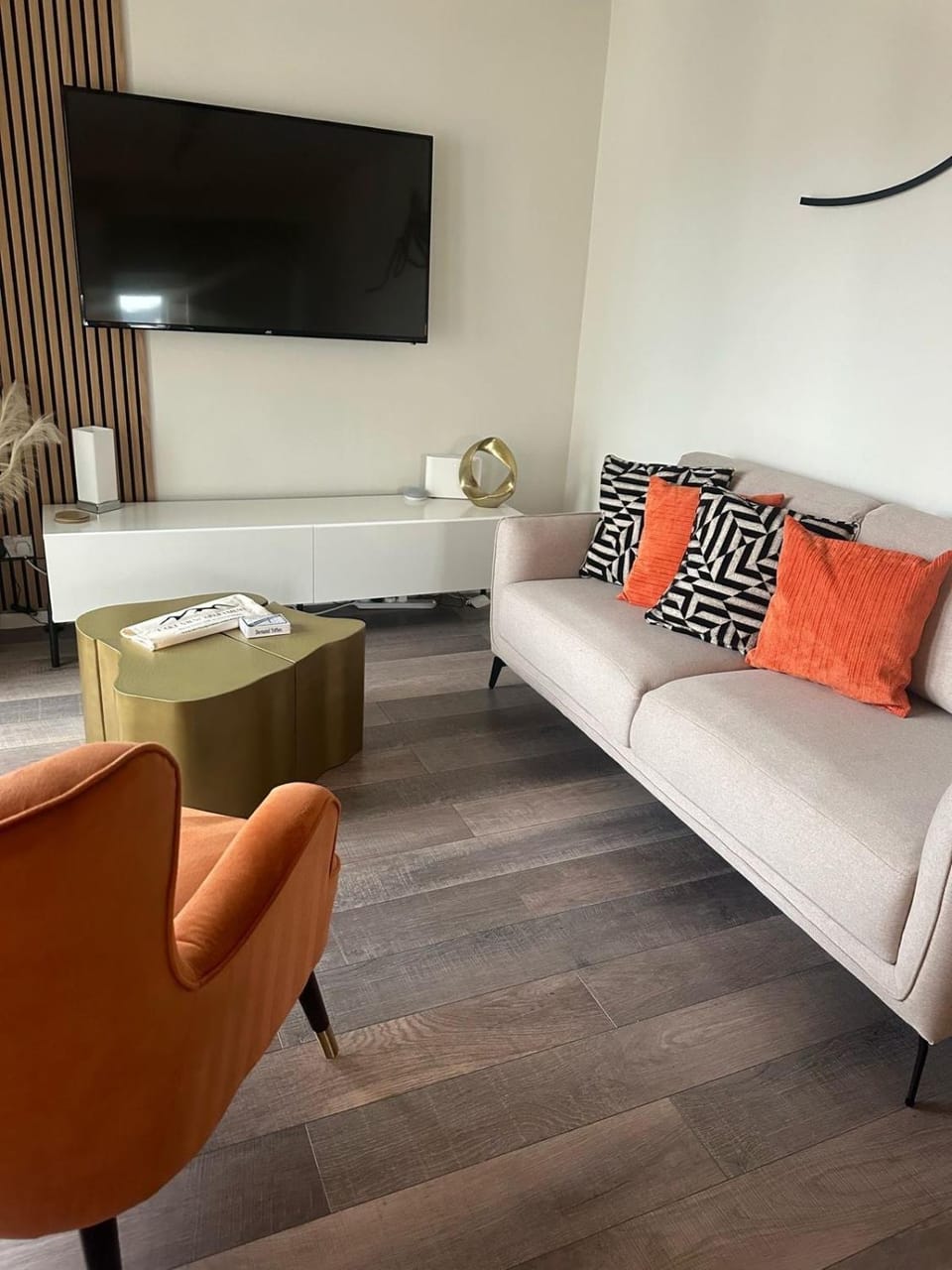 Lake View Apartment Modern,stylish,4 beds, balcony Apartment in Bowness-on-Windermere