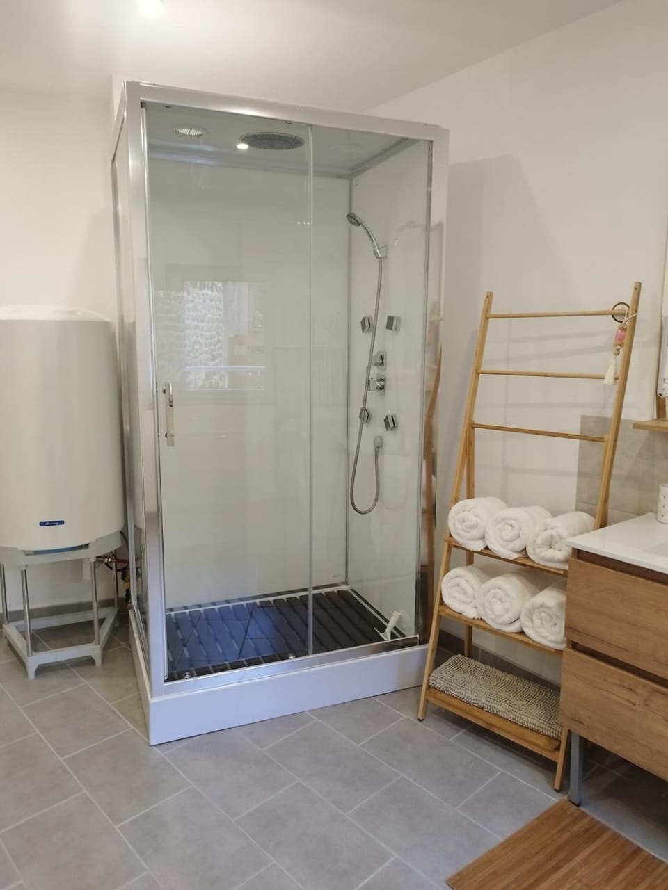 Shower, Bathroom, towels