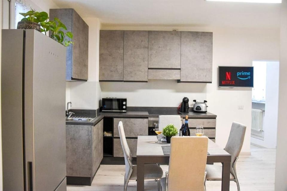 TV and multimedia, microwave, oven, toaster, kitchen
