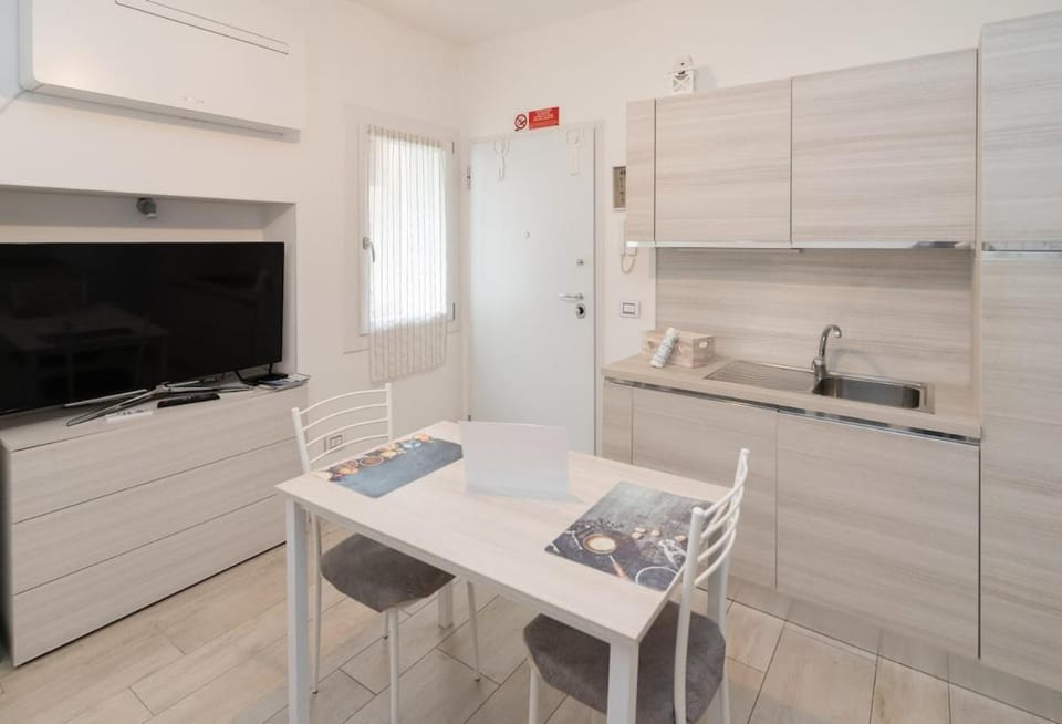 TV and multimedia, Kitchen or kitchenette, Dining area
