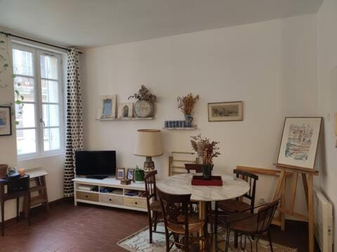 Charmant appartement Noailles Quartier typique et populaire du centre de Marseille Apartment in Marseille