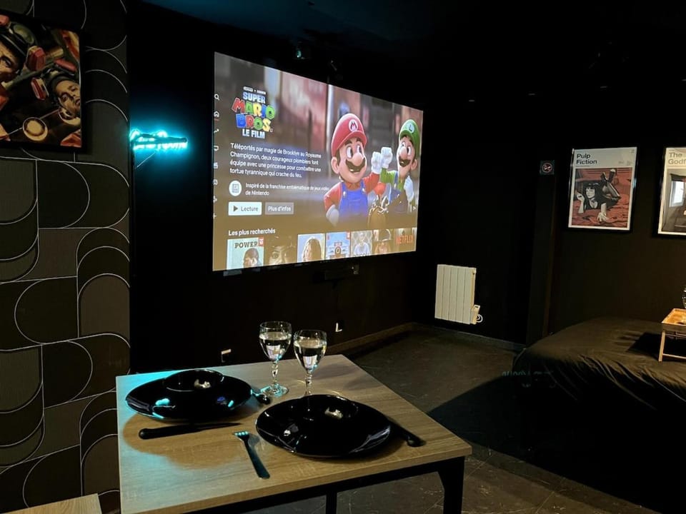 CinéRoom Private Cinema in Bourges Apartment in Bourges