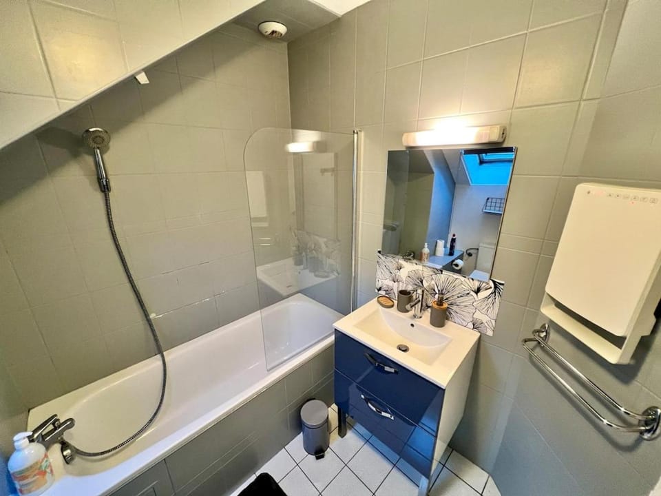 Shower, Bathroom, Bath