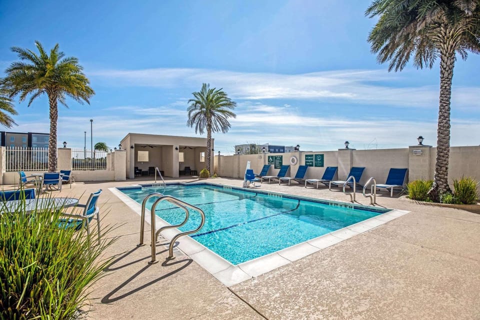 Activities, On site, Pool view, Swimming pool
