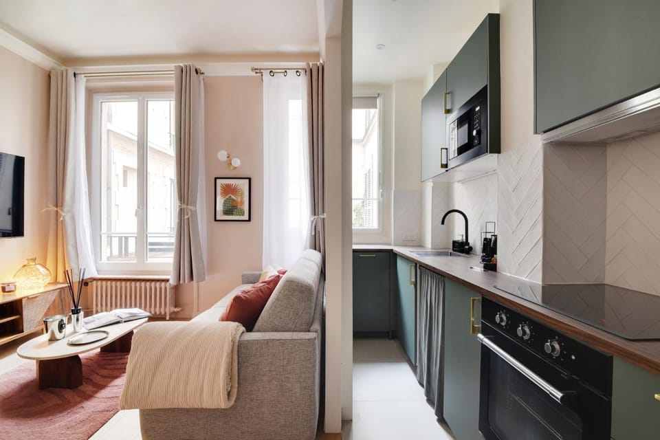 TV and multimedia, Kitchen or kitchenette, Living room, Seating area, oven, stove