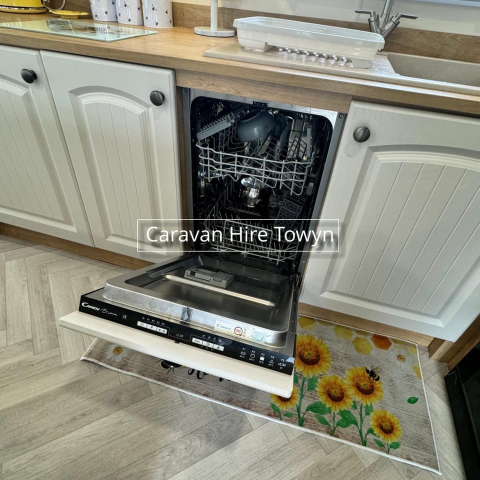 Winkups Premium Lodge 2 Bed Top of the Range Campground/ 
RV Resort in Towyn