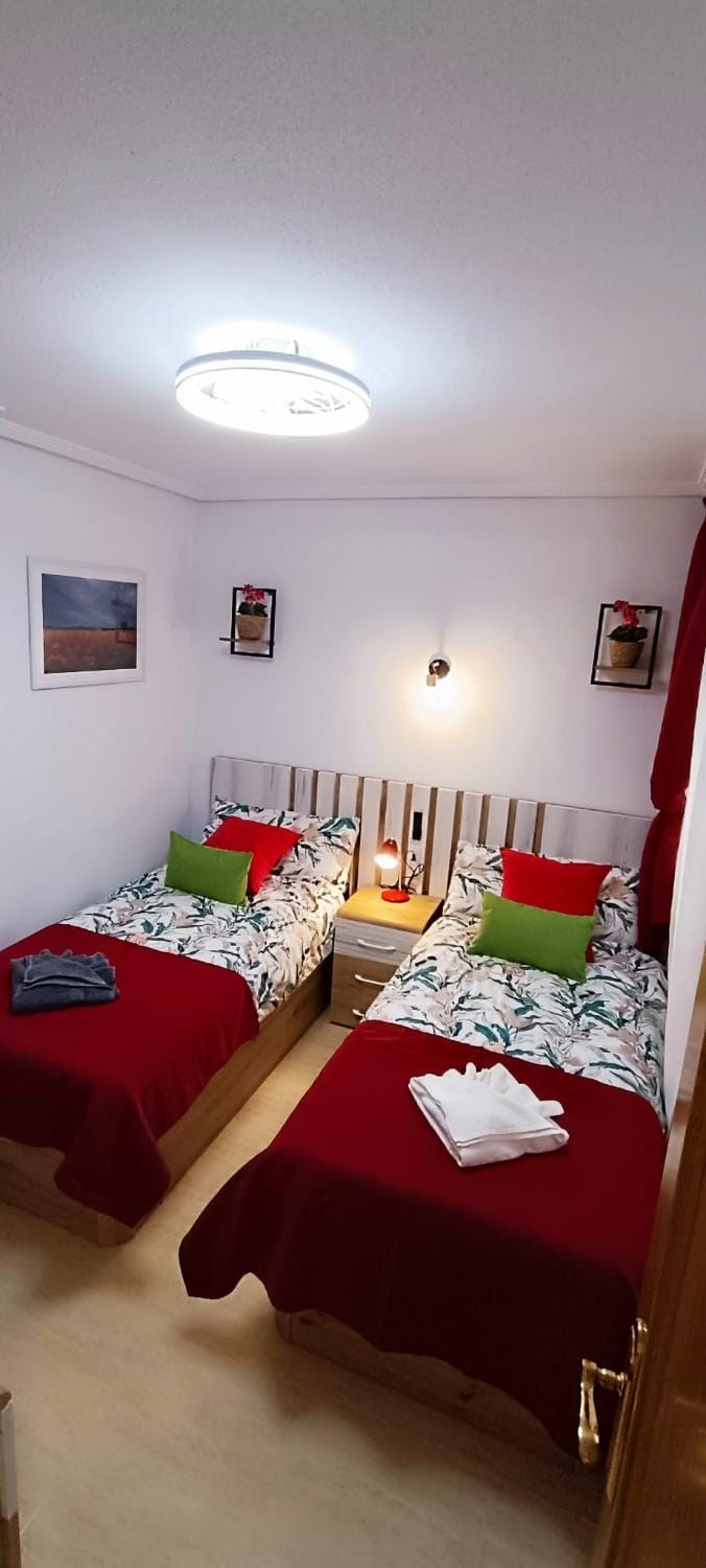 Bedroom, towels