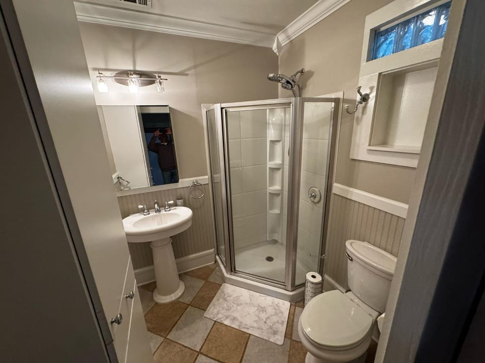 Midtown Gem - Walk to Park and Fun Apartment in Atlanta