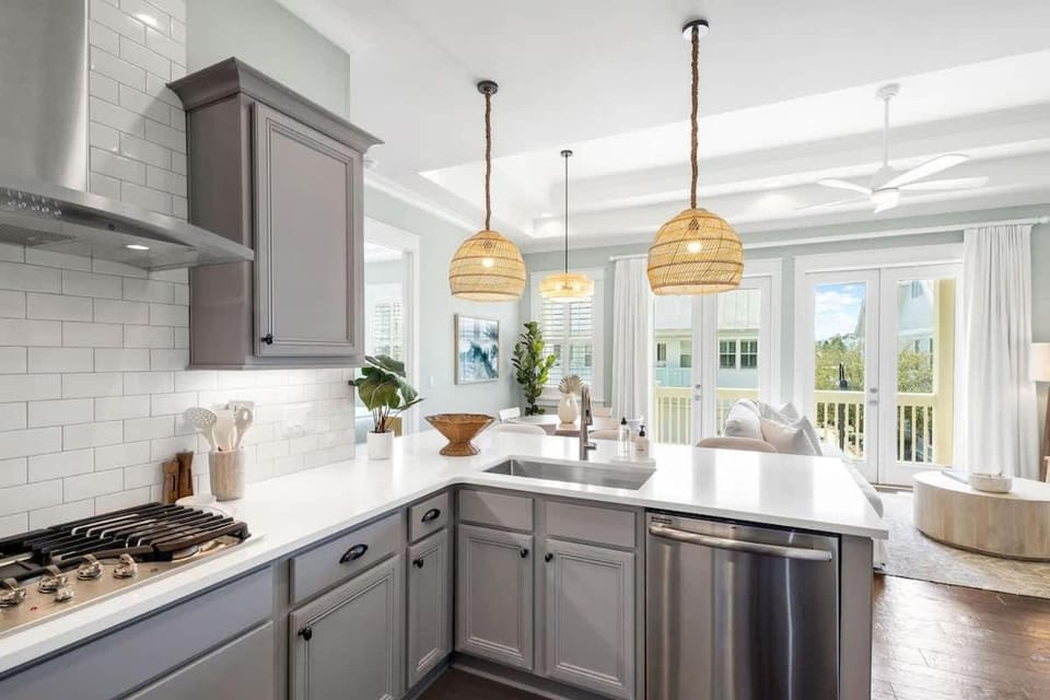 Shell Yeah by Stay on 30A, Pool, Bikes, Golf Cart House in South Walton County
