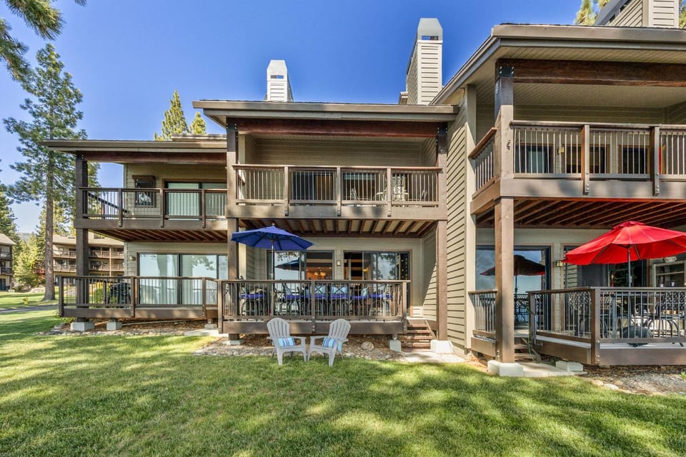 Remodeled 4BR Lakefront with Exceptional Amenities House in Kings Beach