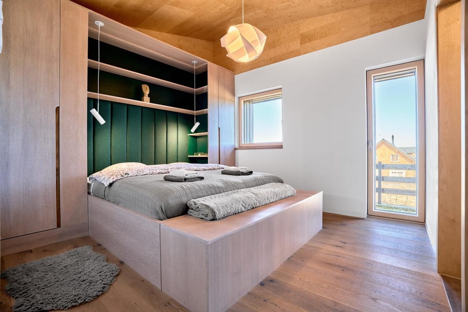 Bed, Photo of the whole room, Bedroom, towels, wardrobe