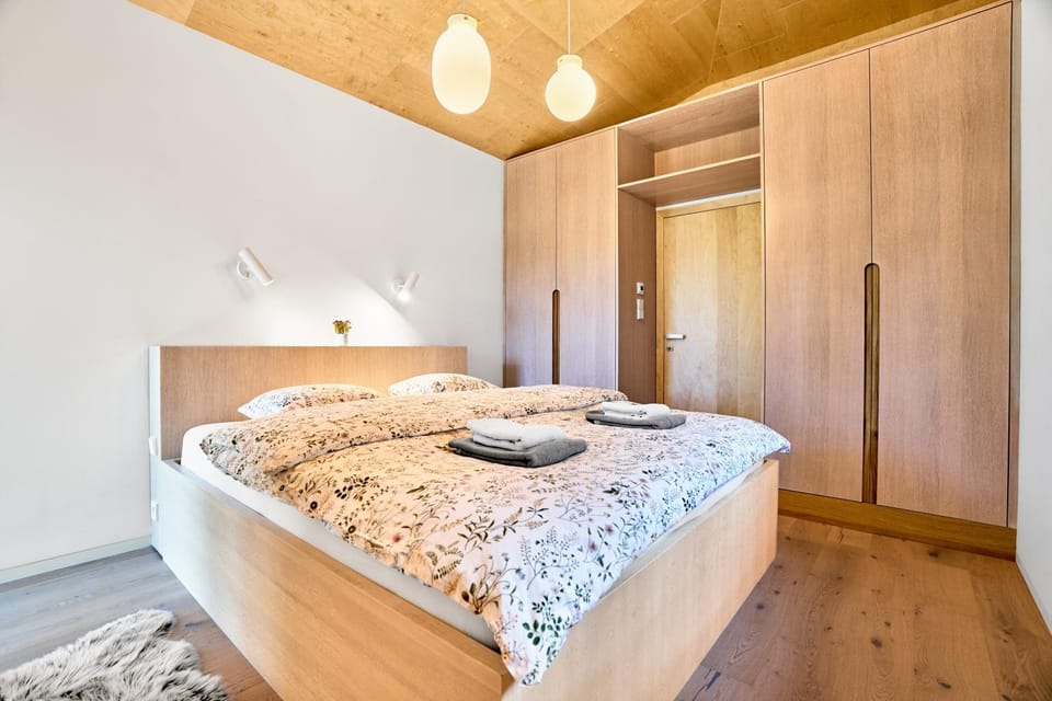 Bed, Photo of the whole room, Bedroom, towels, wardrobe
