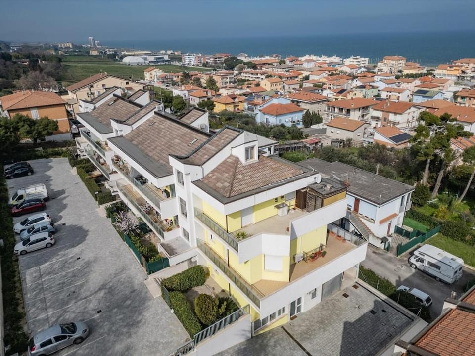 Natural landscape, City view, Parking