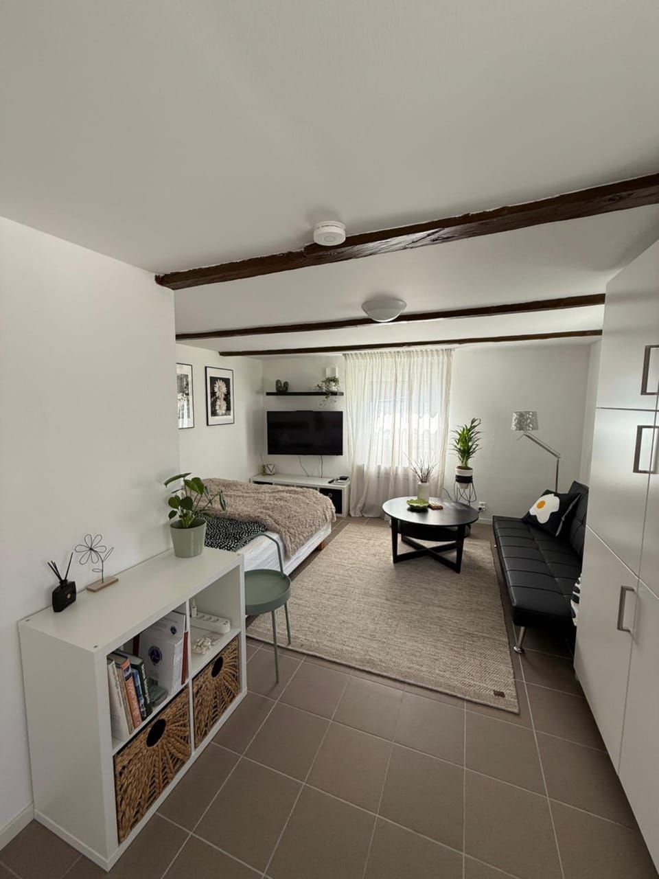 TV and multimedia, Kitchen or kitchenette, Photo of the whole room