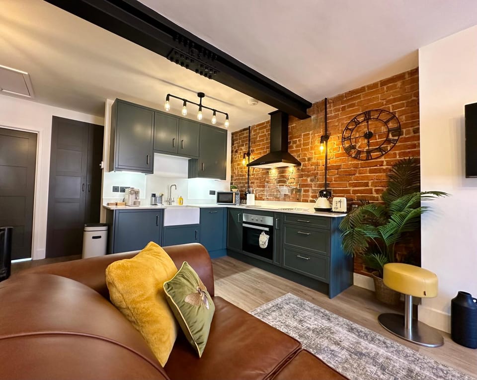 Urban Chic- Stylish Flat in the Heart of St Albans Apartment in St Albans