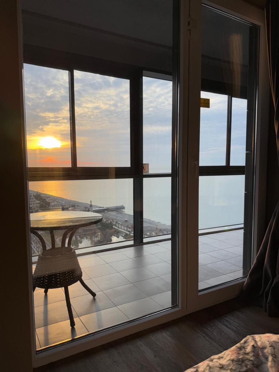 View (from property/room), City view, Lake view, Sea view