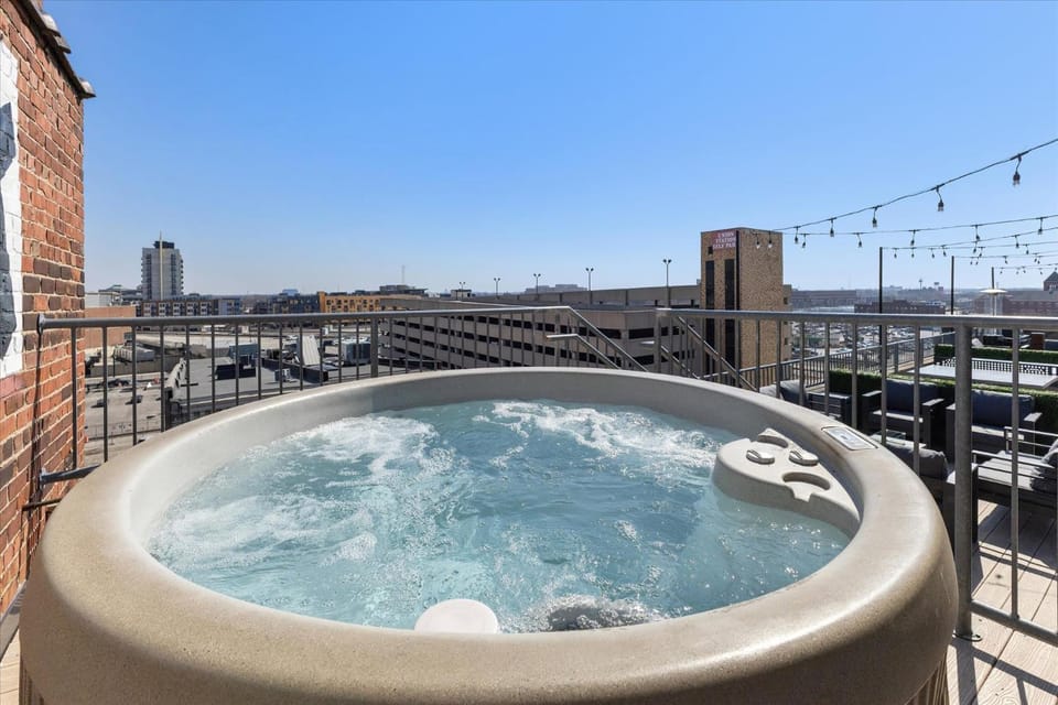 Penthouse of all Penthouses Apartment in Indianapolis
