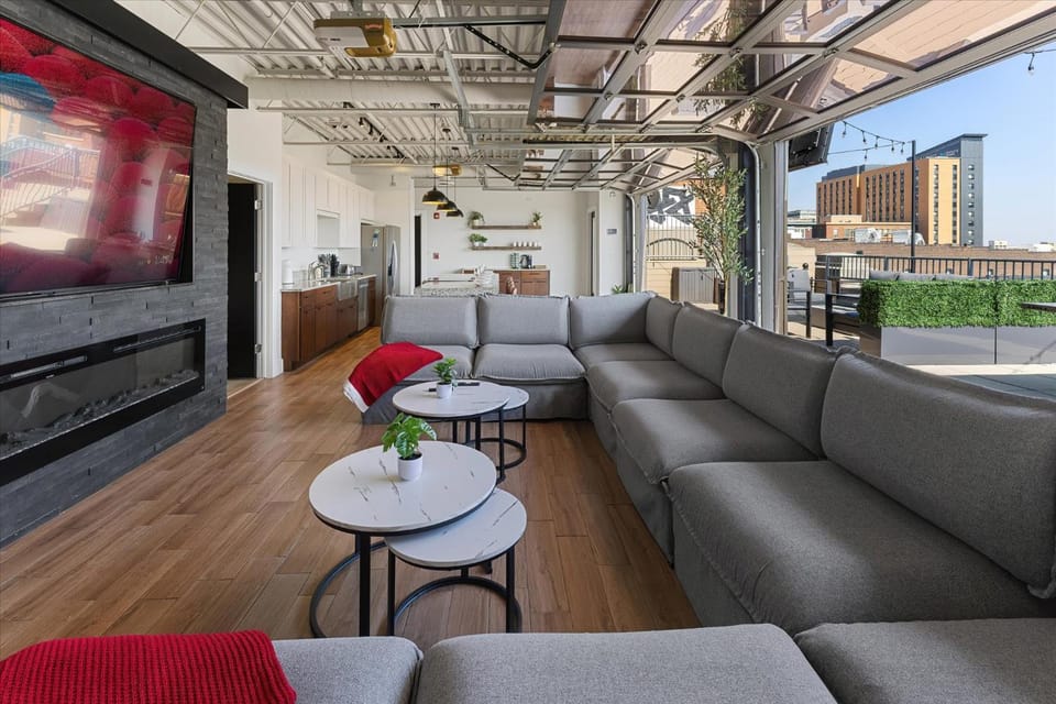 Penthouse of all Penthouses Apartment in Indianapolis