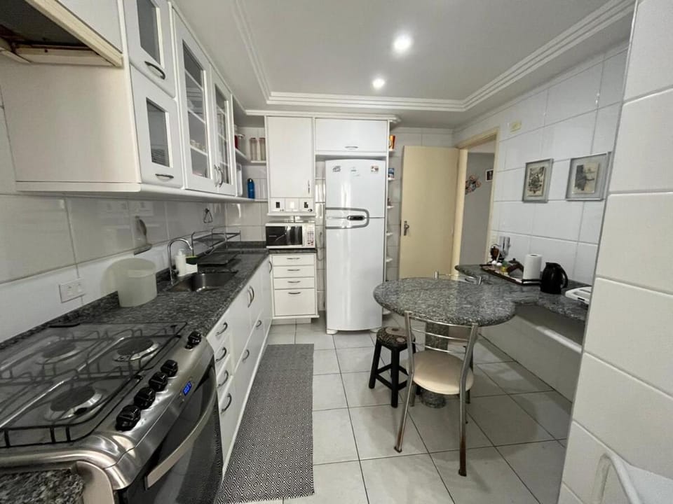 300m da Praia Astúrias Guarujá Apartment in State of São Paulo