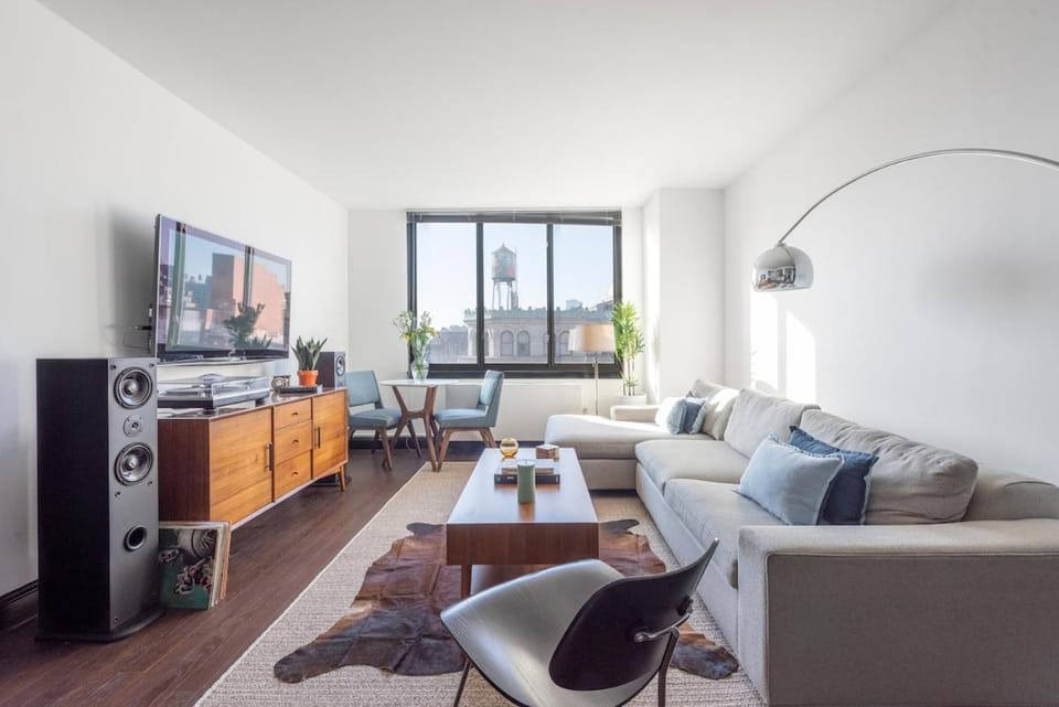 Stunning NYC Views! Free Gym! Doorman! Terrace! Apartment in Lower Manhattan