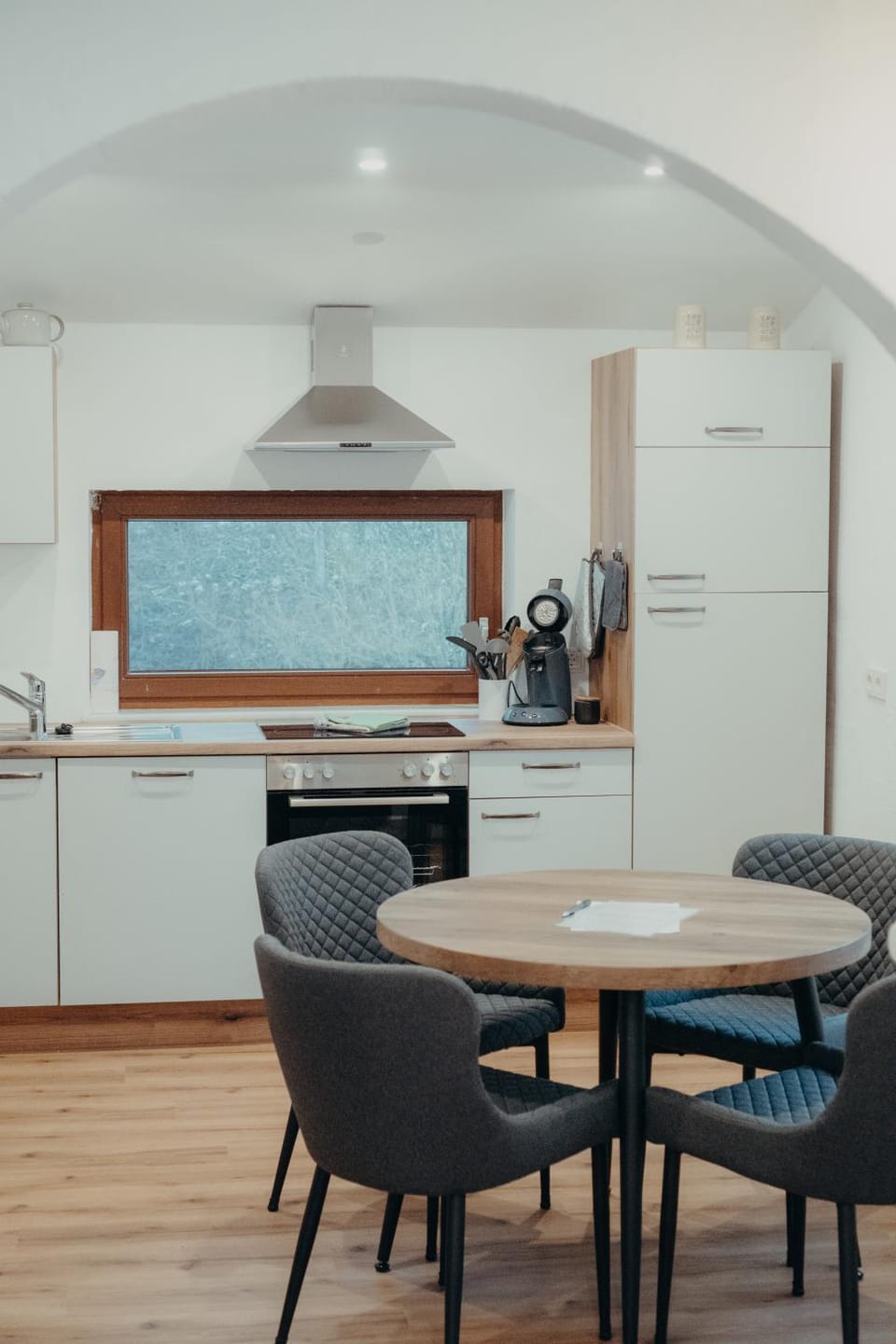 Kitchen or kitchenette, Dining area, pet friendly, stove