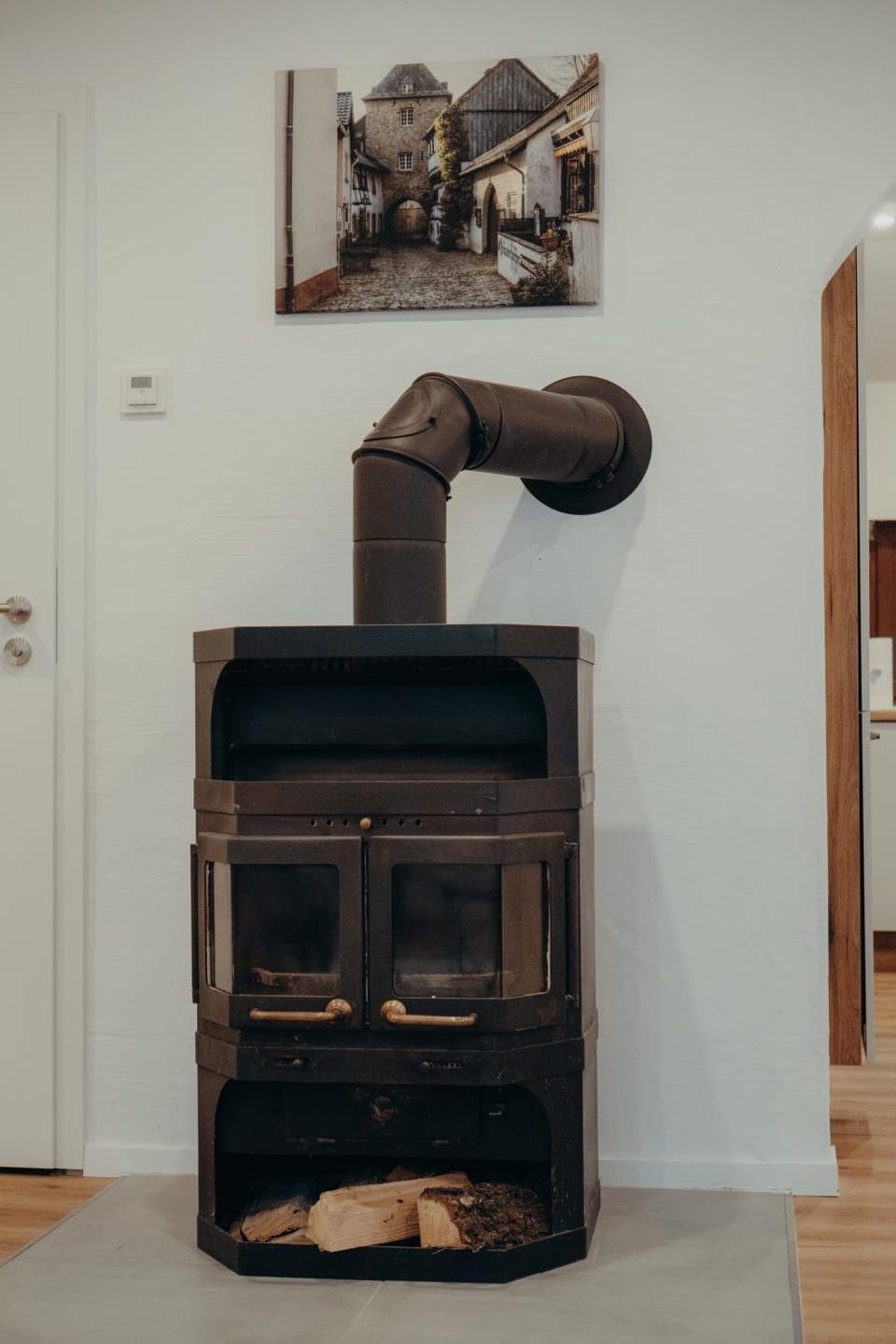 Living room, oven