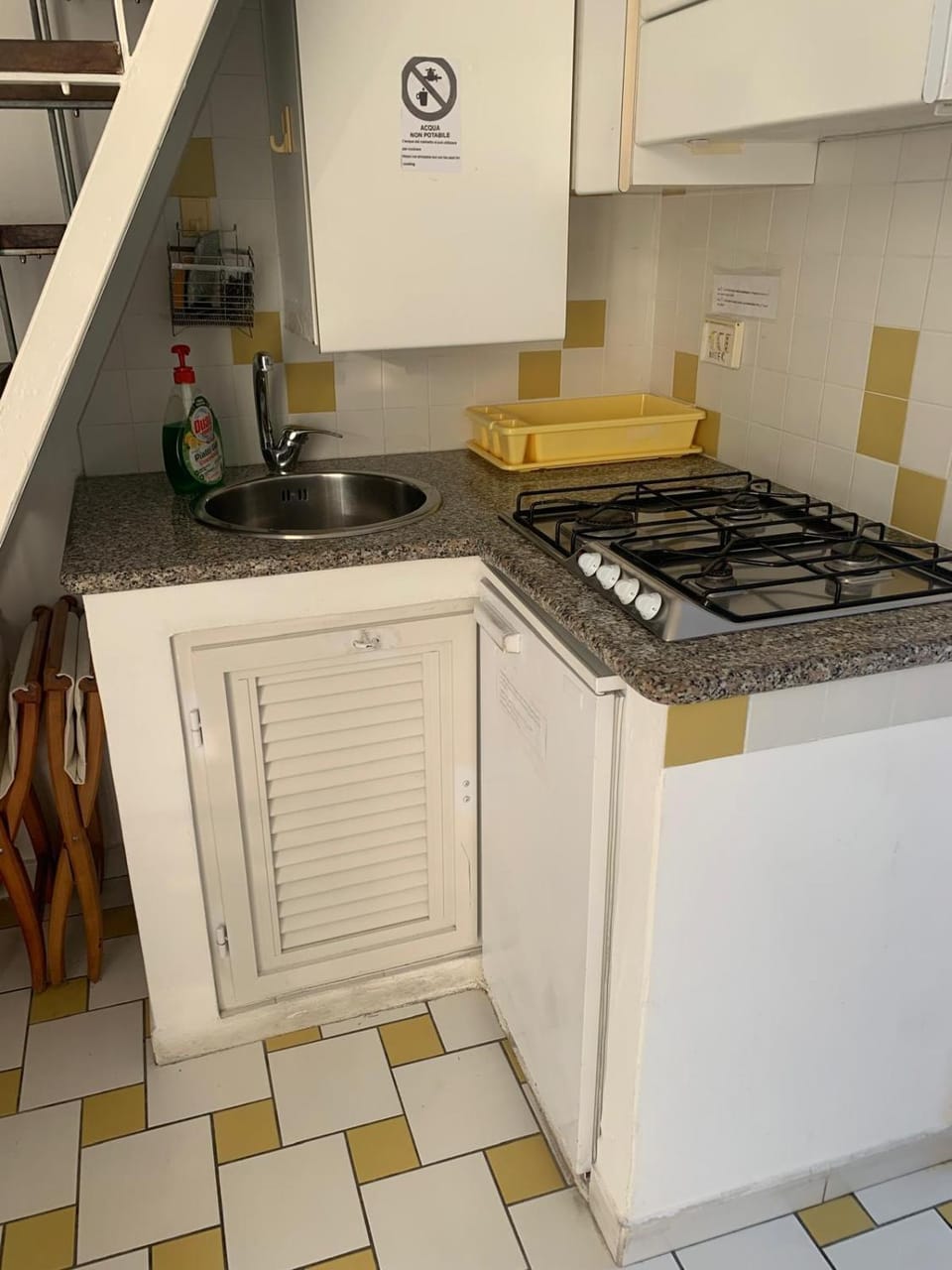 Agenzia Aprea, Belvedere Rosso e Giallo Apartment in Le Forna