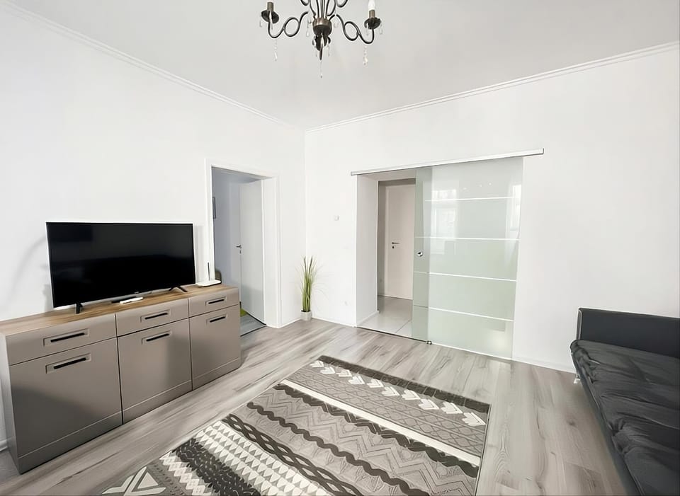 TV and multimedia, Seating area, Evening entertainment