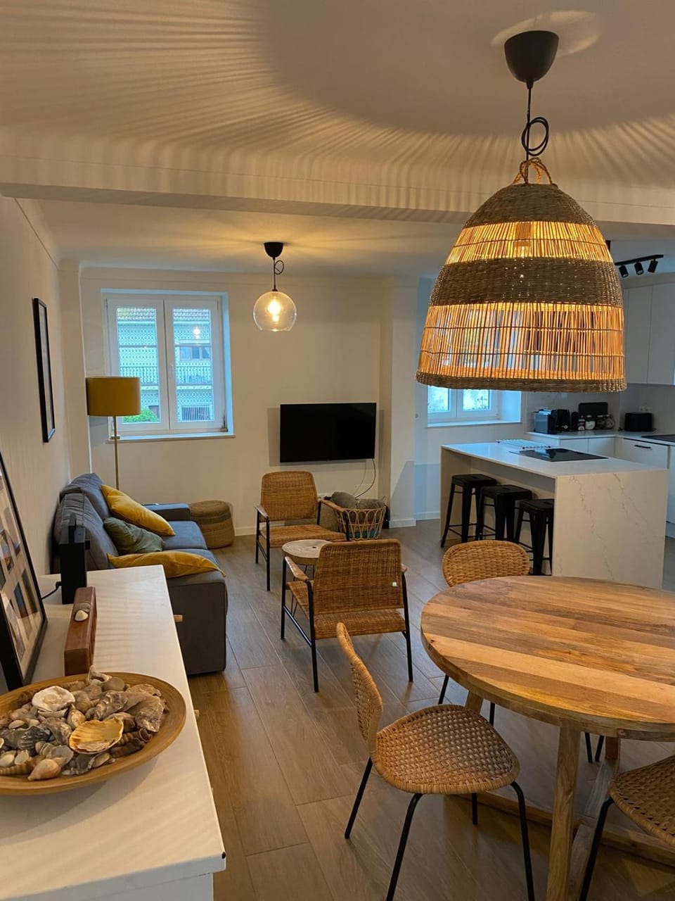 Winter, TV and multimedia, Kitchen or kitchenette, Living room, Seating area, Dining area, internet, internet