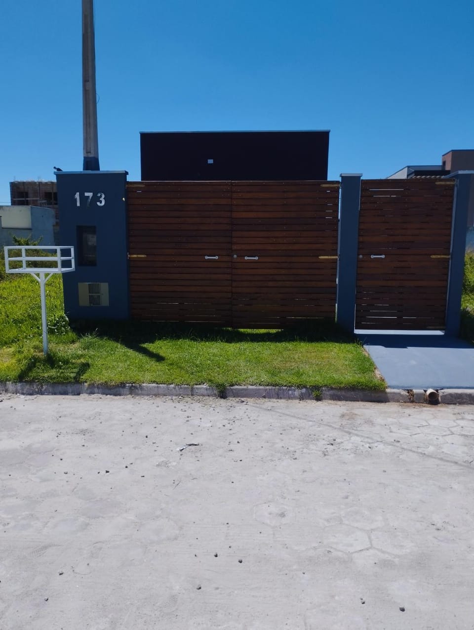 Property building, Facade/entrance, Day, Street view