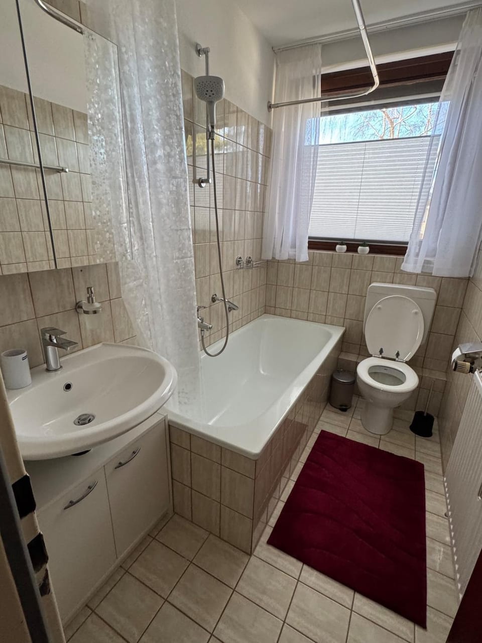 Shower, Toilet, Bathroom, Bath, towels