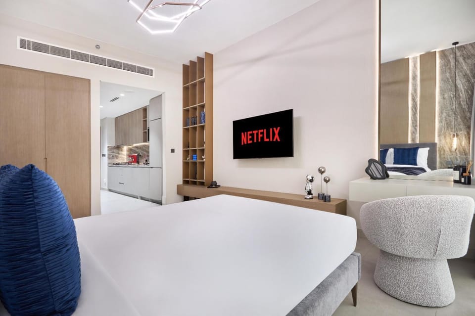 Lux High-Rise Studio 12th Floor Westwood Grande Apartment in Dubai