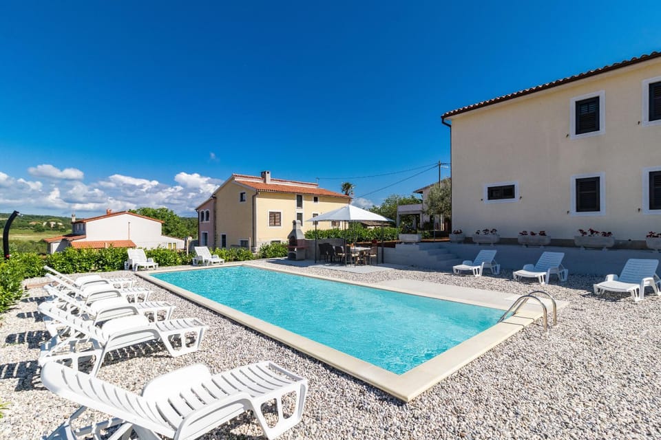 Property building, Swimming pool