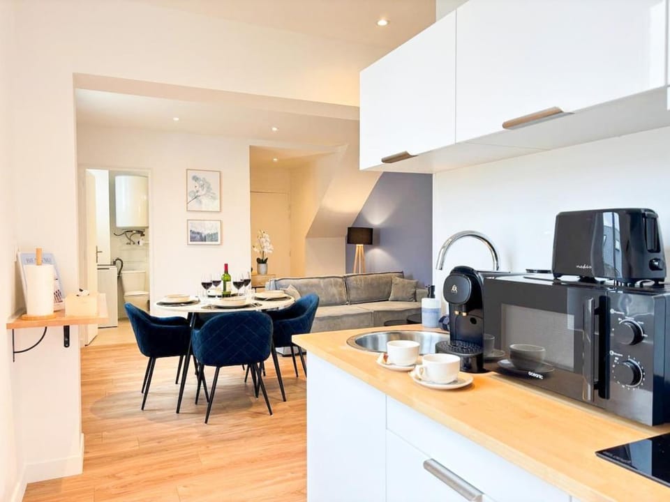 Le Cobalt - Parking Gratuit, Unique & Central Apartment in Brittany