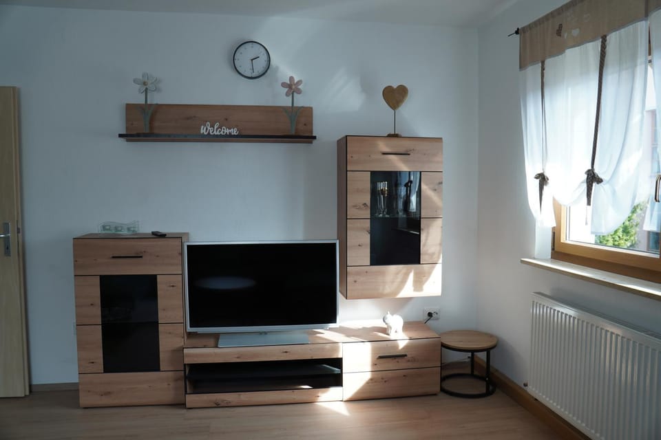 Communal lounge/ TV room, TV and multimedia
