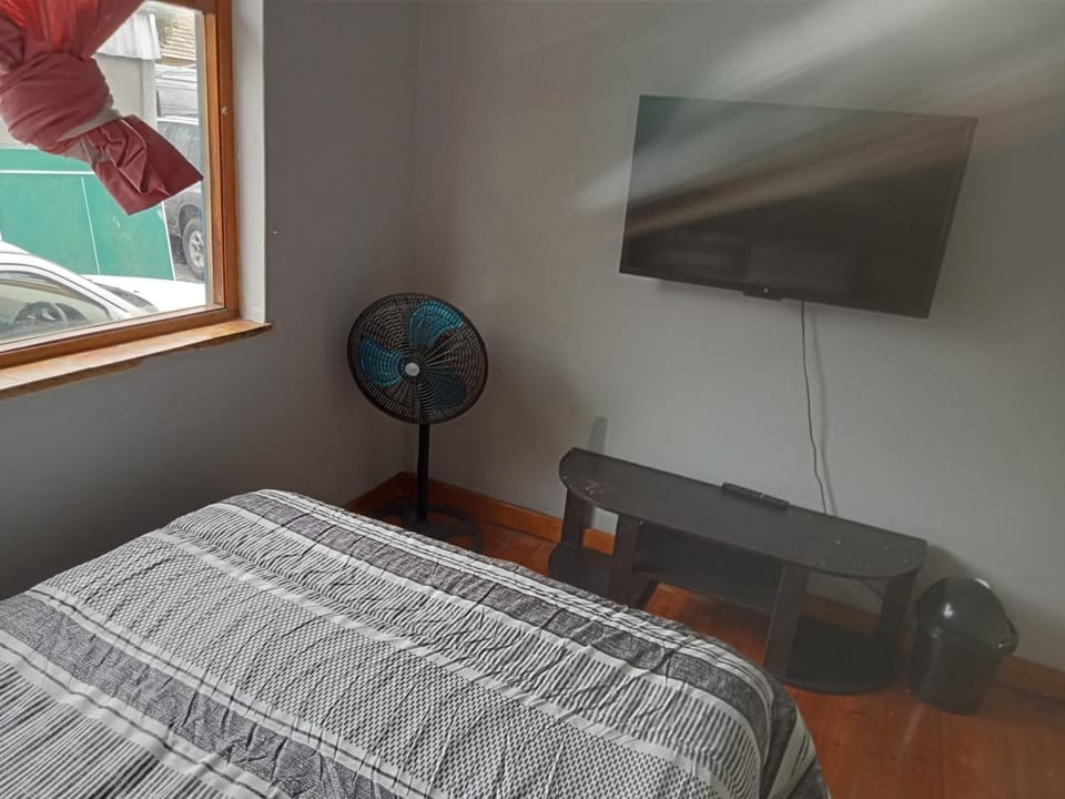 Communal lounge/ TV room, Photo of the whole room, Bedroom