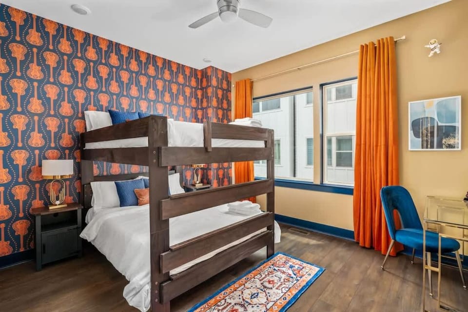 Chic Oasis 2 miles from DT - Pool table - B-Dashy House in Nashville