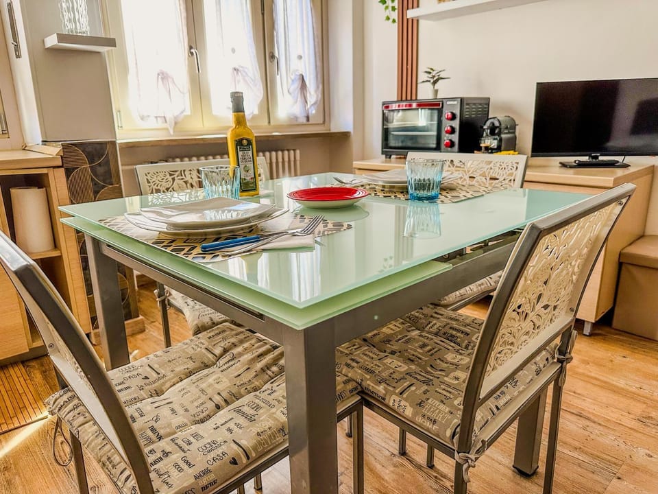 TV and multimedia, Dining area