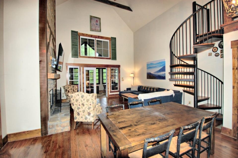 Horse Cove Haven House in Highlands