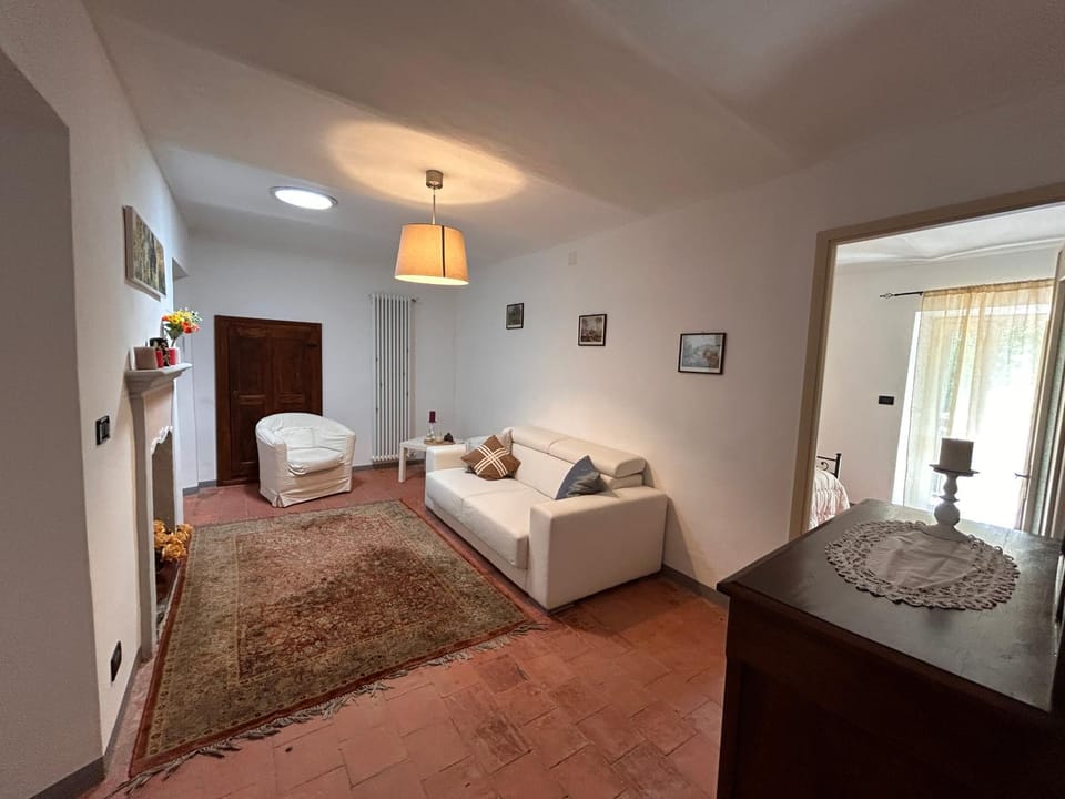 Casa Spaziosa Vista Castello - 3minuti dal Centro di Barolo House in Liguria