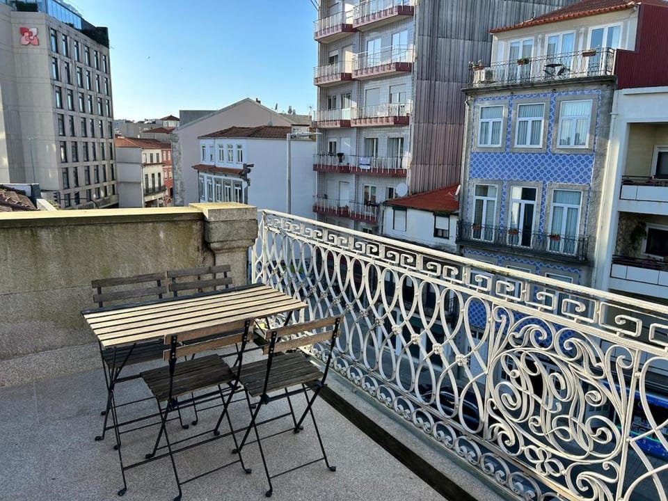 A balcony and garden View Apartment Apartment in Porto