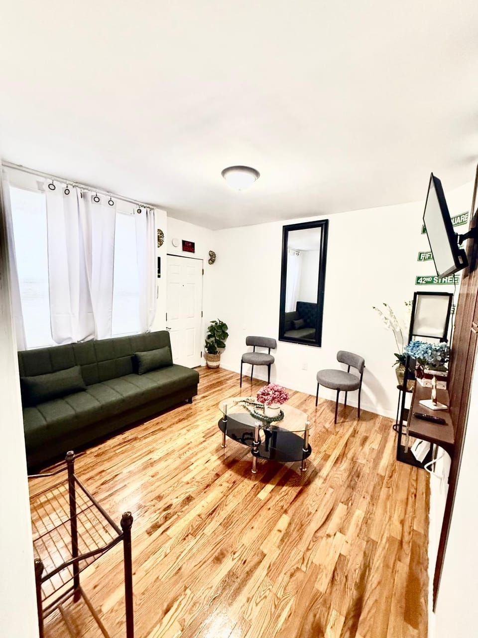 TV and multimedia, Living room, Seating area